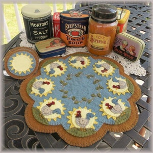 Retro Roosters - Wool Applique Penny Rug PATTERN PLP135