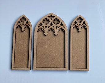 Catherdral Bogenrahmen Triptychonwanddekor, gotische Fensterbilderrahmen, religiöser Schrein, Gebetsaltar