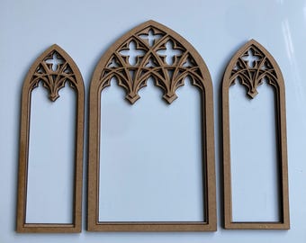Caterdral Bogenrahmen Triptychon Wanddekor, gotische Fensterbilderrahmen