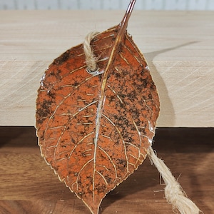 Porcelain Ceramic Hydrangea Leaf Ornament