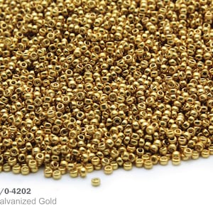 RR 15/0-4202 Miyuki Round Rocailles Beads,Duracoat Galvanized Lt Gold  , 10 - 30 gram Seed Beads