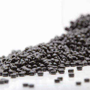 RR 15/0-0401  Miyuki Round Rocailles 15/0 Opaque Black  Seed Bead 15gr Bag