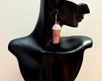 Brincos de Milkshake de Morango Jack-in-the-Box