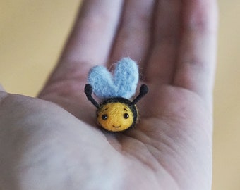 Needle Felted Bee Etsy - needle felted roblox shy bee shy bee sculpture roblox bee etsy