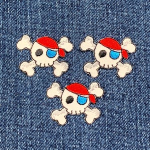 3er Pack Piraten Totenkopf Applikation Patch - Gesticktes Halloween Abzeichen 1-3 / 8 "(Iron On)