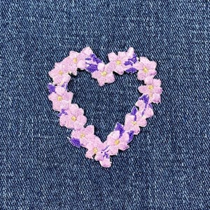 Flower Heart Applique Patch - Embroidered Purple Wreath Badge 1-7/8" (Iron On)