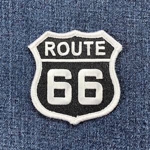 Route 66 Aufnäher - gesticktes Landstraße Schild 6,3 cm (Iron On)
