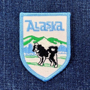 Alaska Patch - Embroidered Husky Iditarod Sled Dog Badge 2.75" (Iron On)