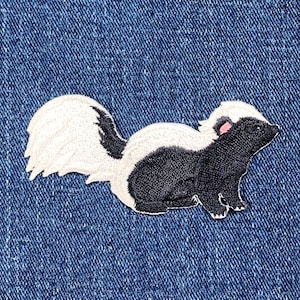 Skunk Applique Patch - Embroidered Animal Badge 3&quot; (Iron Or Sew On)