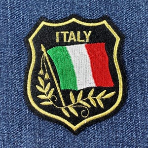 Italy Applique Patch - Embroidered Flag Shield Mylar Badge 3.25" (Iron On)