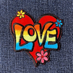 Love Daisies & Heart Applique Patch - Embroidered Flower Hippie Badge 3-1/8" (Iron On)