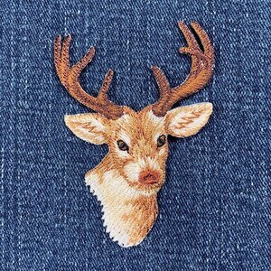 Hirschkopf Applikation Patch - Buck Gesticktes Wildtier Abzeichen 6,5 cm (Iron On)