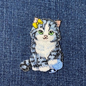 Cat Applique Patch - Embroidered Blue Yarn & Kitten Badge 2-3/8" (Iron On)