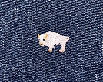 White Buffalo Applique Patch - Mini Embroidered Bison Animal Badge 1.25" (Iron On)