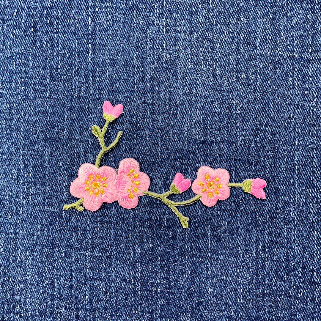 1 Pair Quince Sakura Flower Embroidery Iron On Applique Patches - Red, 21x13.5cm, Silk Thread For Clothing & Crafts - View #2