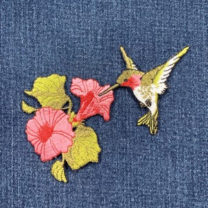 Applique patch colibri - fleurs tropicales brodées et écusson oiseau 4,5" (fer à repasser)