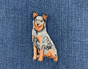 Applikationsaufnäher „Australian Cattle Dog“ – Gesticktes Haustierabzeichen, 7,3 cm (zum Aufbügeln)