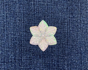 Parche con aplique de copo de nieve blanco - Insignia de nieve iridiscente brillante bordada de 3,8 cm (para planchar)