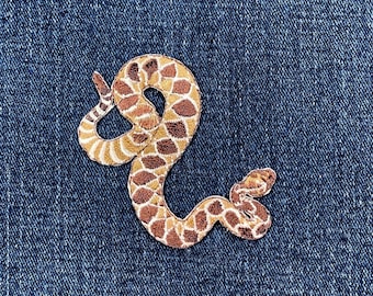 Snake Applique Patch - Embroidered Western Diamond-Back Rattlesnake Reptile Badge 3" (Iron On)