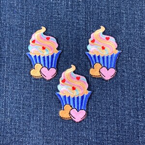 Lot de 3 écussons appliqués cupcake - insigne coeur et friandises brodés 2" (fer à repasser)