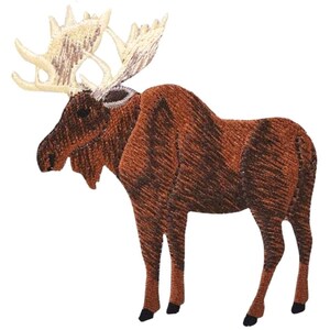 May include: Embroidered patch of a moose in shades of brown and tan. The moose has large antlers in a cream color with brown accents. The body is detailed with textured stitching, and the hooves are black. This patch is suitable for jackets, bags, or other fabric items.