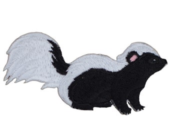 Skunk Applique Patch - Animal Zookeeper Badge 3" (Iron or Sew On)