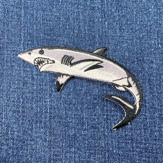 Character Iron On Patch Shark Patch Iron-On Embroidered Badge - Foto 2