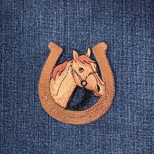 Horse & Horseshoe Applique Patch - Embroidered Cowboy Western Rodeo Equestrian Badge 3.5" (Iron On)