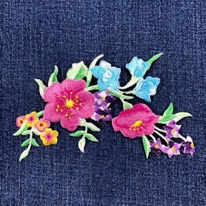 Flower Arrangement Applique Patch - Embroidered Decorative Badge 5" (Iron On)