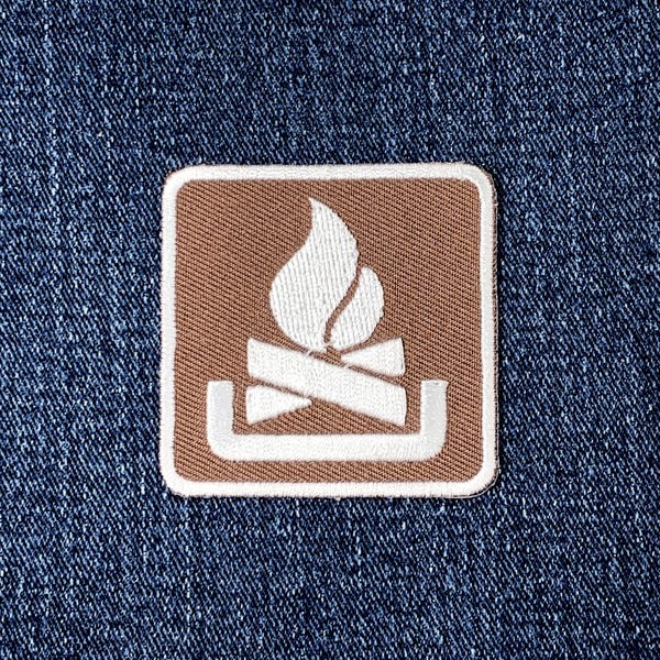 Lagerfeuer Aufnäher - Gesticktes Fire Pit Camping Abzeichen 5 cm (Iron On)
