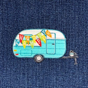トラベルトレーラー用アップリケパッチ - 刺繍入りハッピーキャンパーレトロバッジ 3-3/4インチ (アイロン接着)
