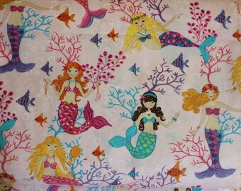 Gris Bleu Mètre//Fat Quarter//FQ 100/% tissu de coton coudre Quilt Craft Floral Ditsy