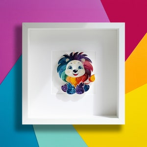 Leone bambino / Pronto per la spedizione / Arte su carta 3D con quilling / Incorniciato 27 cm x 27 cm