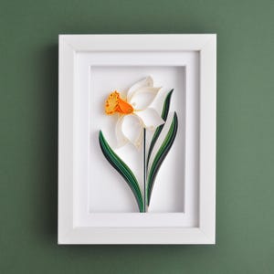 Quilling Daffodil incorniciato / Pronto per la spedizione / Arte della carta fatta a mano / Decorazione floreale unica per la casa / Regalo per gli amanti della natura e collezionisti di arte botanica
