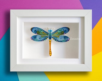 Libellule - Art 3D sur papier quilling / Art fait main encadré / Libellule bleu-jaune / Art de collection / Idée cadeau / Design unique / Oeuvre d'art