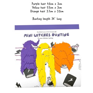 Puede incluir: Un paquete de 12 decoraciones de guirnalda de pelo de bruja de papel. La guirnalda est&aacute; hecha de papel morado, amarillo y naranja. El paquete dice "BubbleGum Gift Designs&reg; MINI WITCHES BUNTING 12 piece Witches bunting".