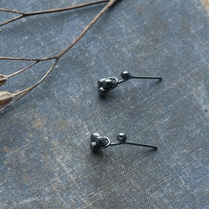Petites boucles d'oreilles en argent sterling 925 * boucles d'oreilles délicates botaniques * boucles d'oreilles cinétiques * boucles d'oreilles petites plantes