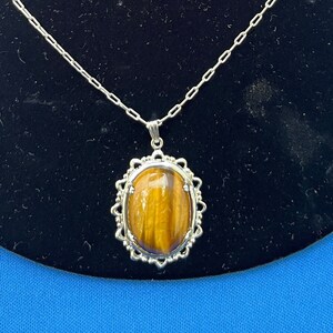 Beautiful Tiger's Eye Fashion Pendant with Chain Necklace
