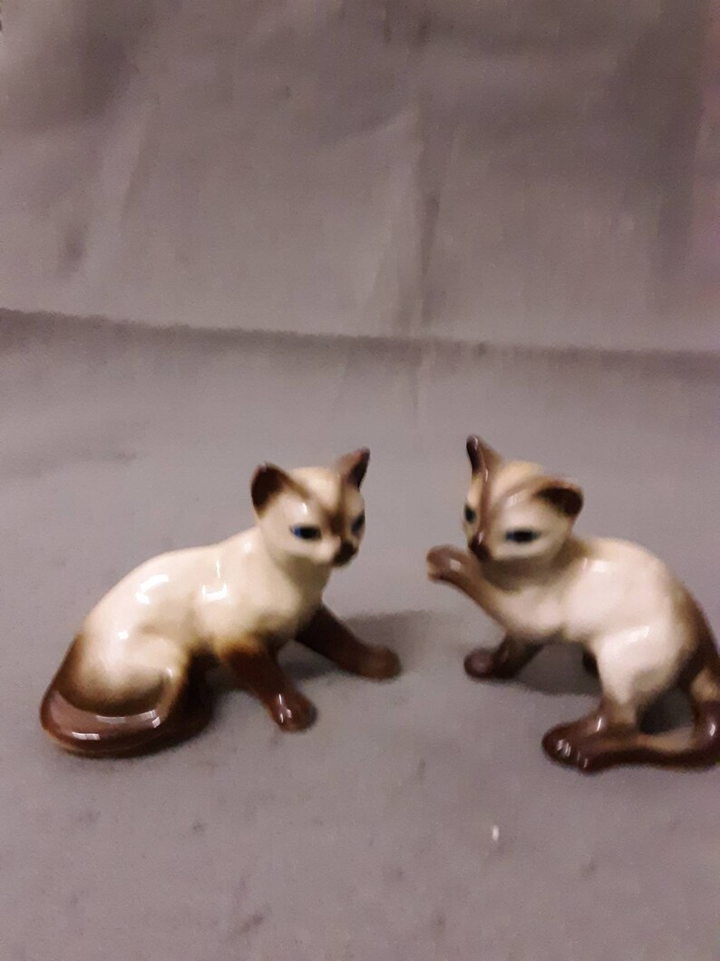 Siamese Look Cats with Blue Eyes Sitting Up Cat Figurines
