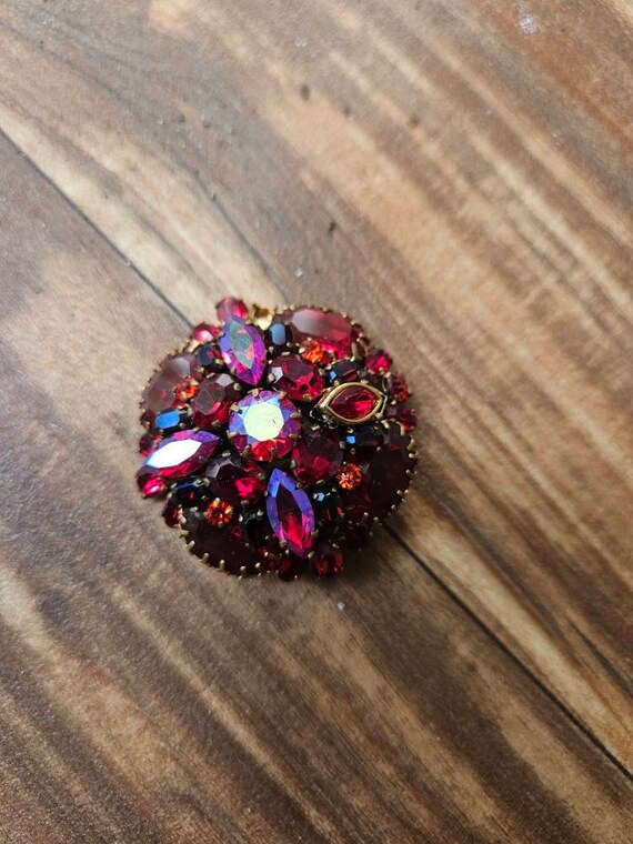 thumbnail image 2 of La Mode Collection Austrian Crystal Jockey Race Horse Brooch Pin – Red & Black, Two-Tone Gold Plated 2 of 4