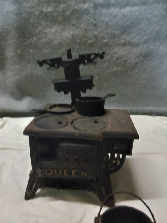 Queen Cast Iron Wood Burning Cook Stove Miniature Cook Stove - Etsy Canada