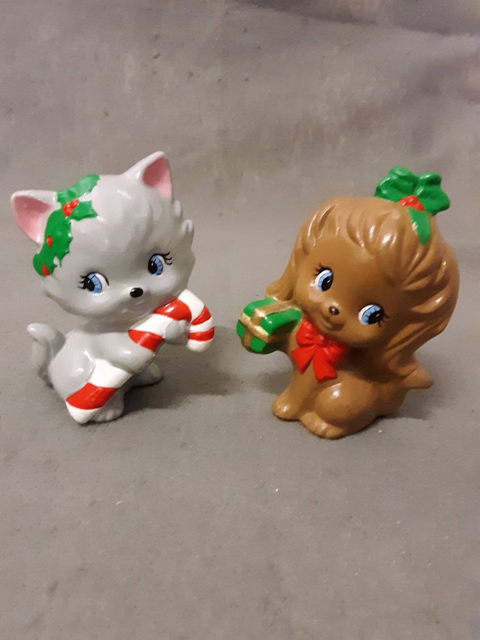 toms holiday cats