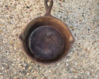 Cast Iron Heavy Miniature Skillet, Rustic, Cookouts, Camping, Collectible, Made in USA.  Bin#802