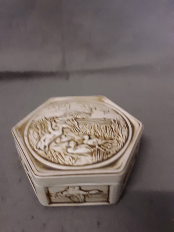 Avon Ceramic Duck Hexagon Trinket Box 1980 Handcra