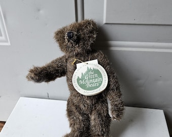 Vintage Mary Meyer Green Mountain Bear: Carol Carini 