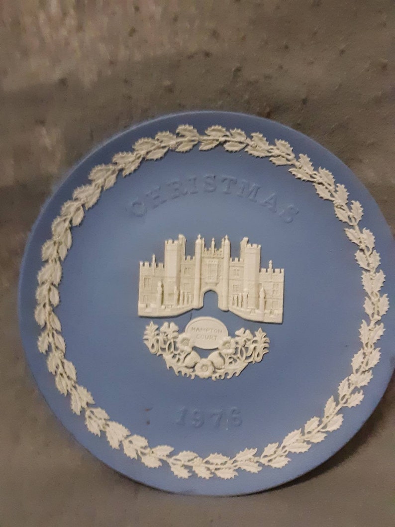 Wedgwood 1976 Christmas Plate Hampton Court Souvenir Wedgwood Jasperware Christmas Plate