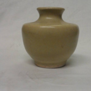 Hommic Signed Pottery Vase image 1