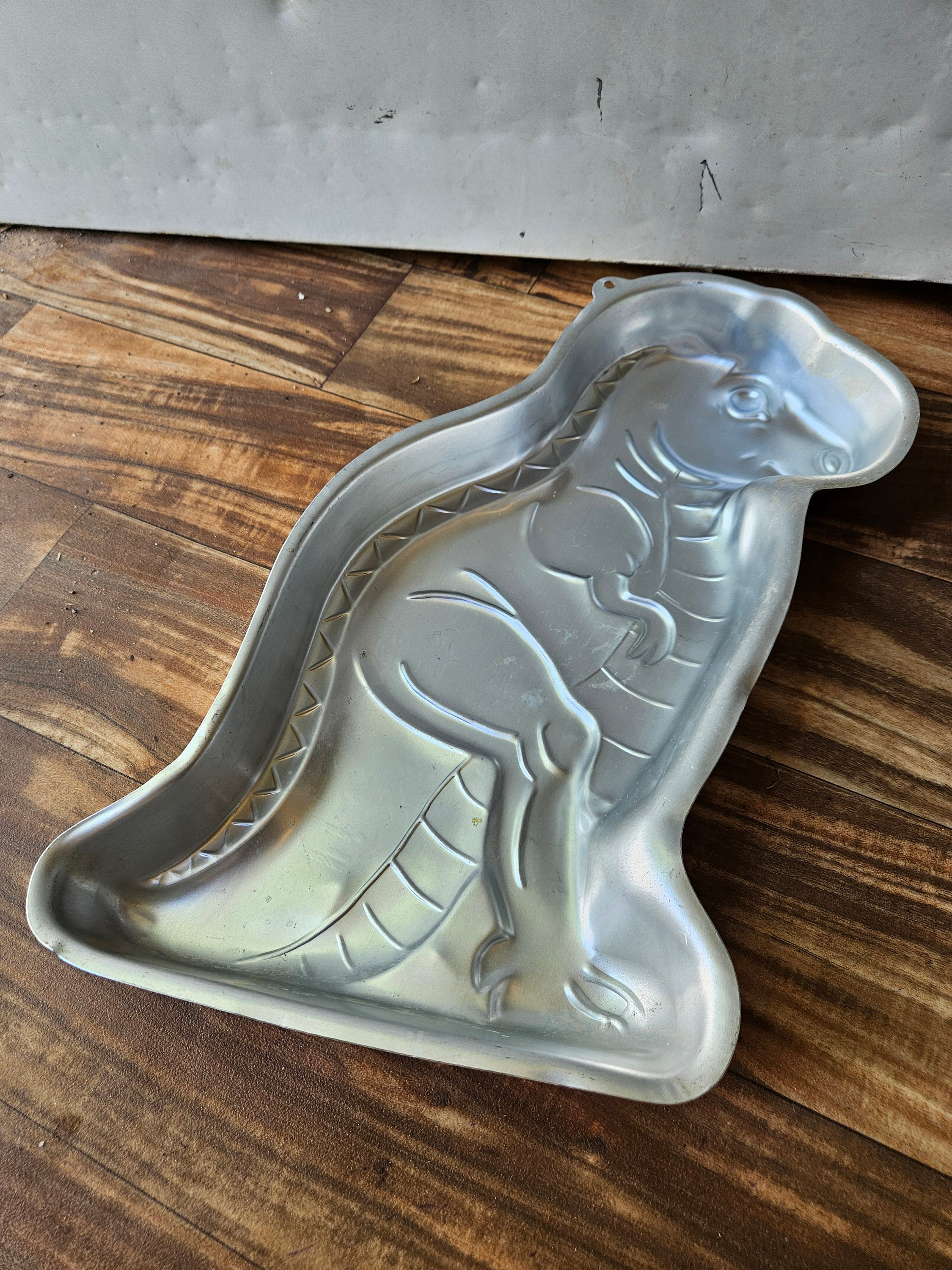 Wilton Discontinued Dinosaur T Rex 1987 Dinosaur Partysaurus Cake