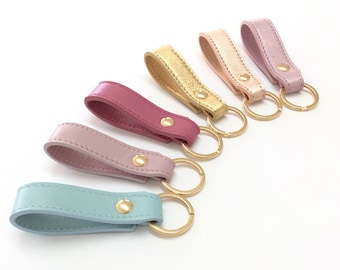 Chaveiro de couro feito à mão: Azul celeste, rosa, metálico