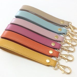 Llavero de pulsera, correa de cuero para teléfono, billetera y llaves, regalo de cuero para ella, regalo para maestra. PulpoCreations.